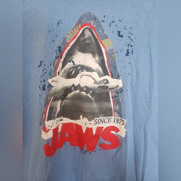 Jaws T-Shirt (LootCrate Exclusive) - Picture 2 of 3